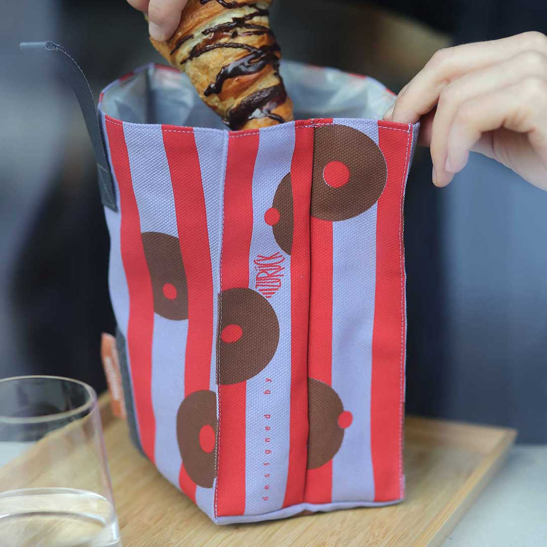 Snack-Tüüt Busenfreundin